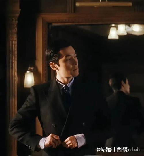 37000Cm威尼斯官方西裝定制淺談西裝汗青演化的魅力(圖3)