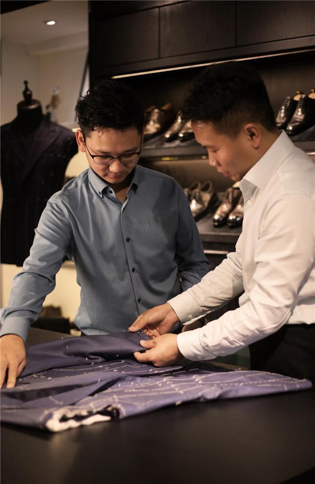 高端服裝設計西裝哪家定做更專業(yè)？2025成都口碑第一的洋裝定制店(圖3)