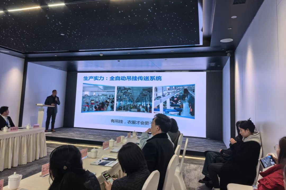 37000Cm威尼斯“立園滿園”精準(zhǔn)對接！6家“彭州造”工裝消費(fèi)企業(yè)表態(tài)成都會(huì)工(圖3)