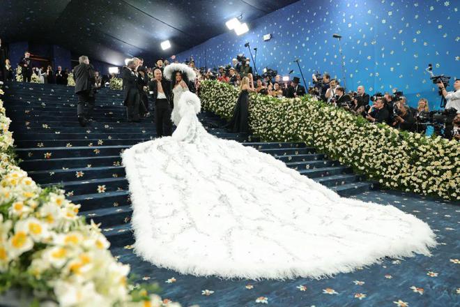 37000vip威尼斯本年的Met Gala怎樣就成了“最無(wú)聊”的一屆？(圖23)