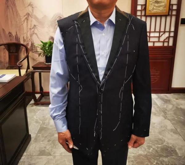 職業(yè)裝定制局部導(dǎo)航(圖4)