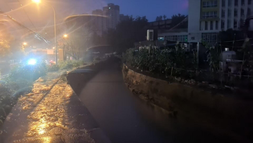 高端服裝設(shè)計(jì)綿陽(yáng)涪城：暴雨夜的據(jù)守——下層水利人用擔(dān)任保護(hù)都
